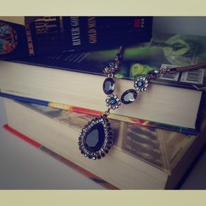 Teardrop-Shaped Necklace